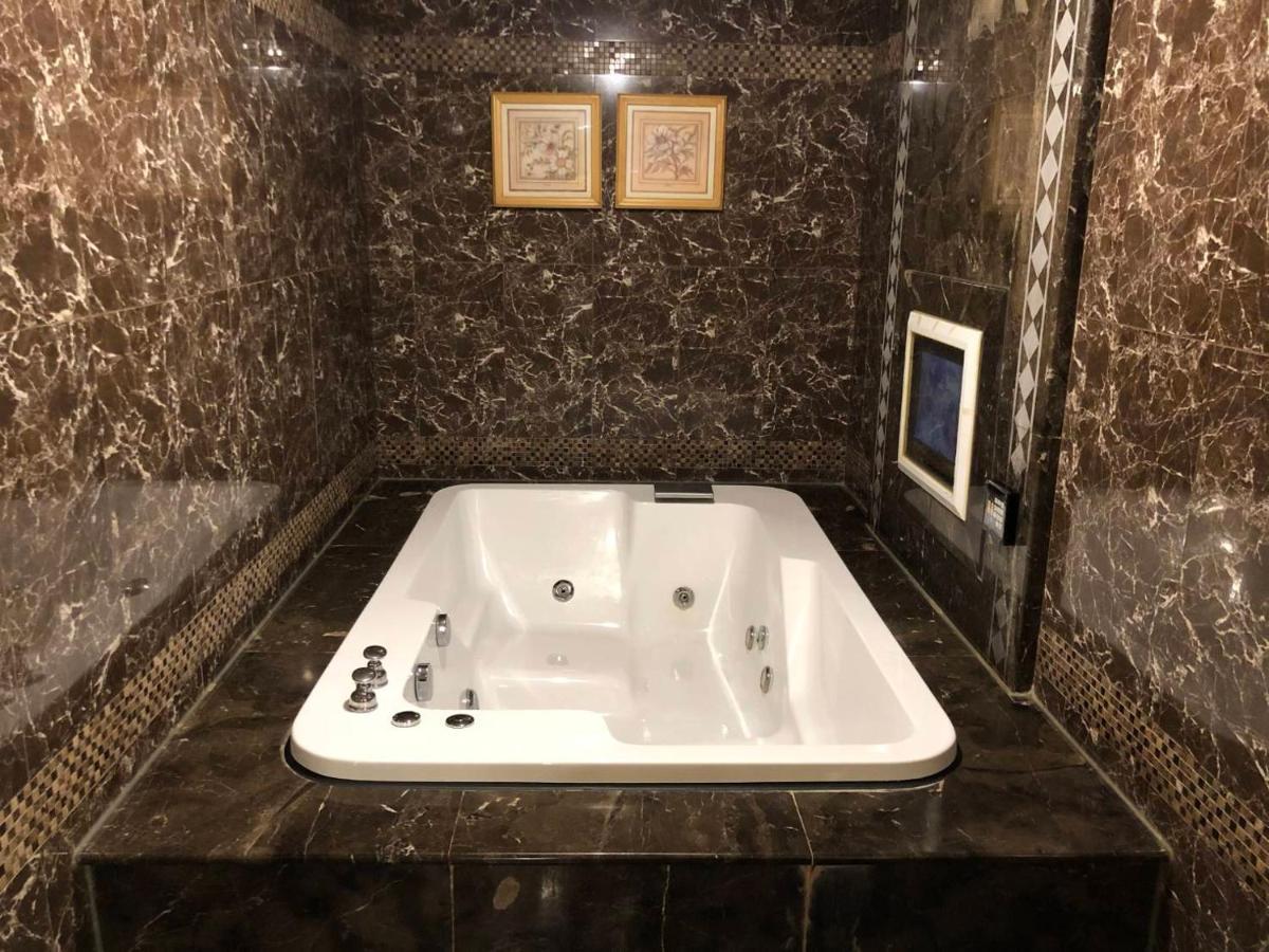 Love Tree Motel Тайбэй Экстерьер фото