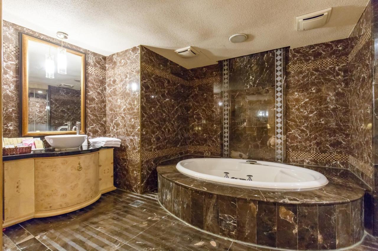 Love Tree Motel Тайбэй Экстерьер фото
