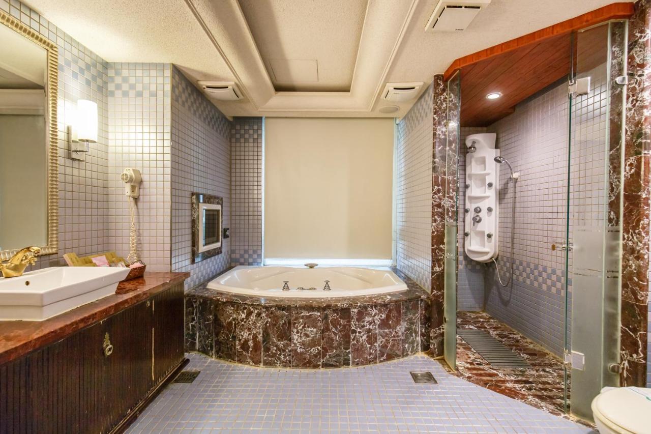 Love Tree Motel Тайбэй Экстерьер фото