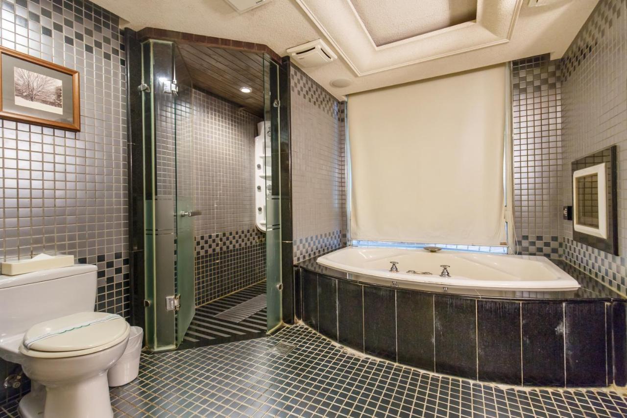Love Tree Motel Тайбэй Экстерьер фото